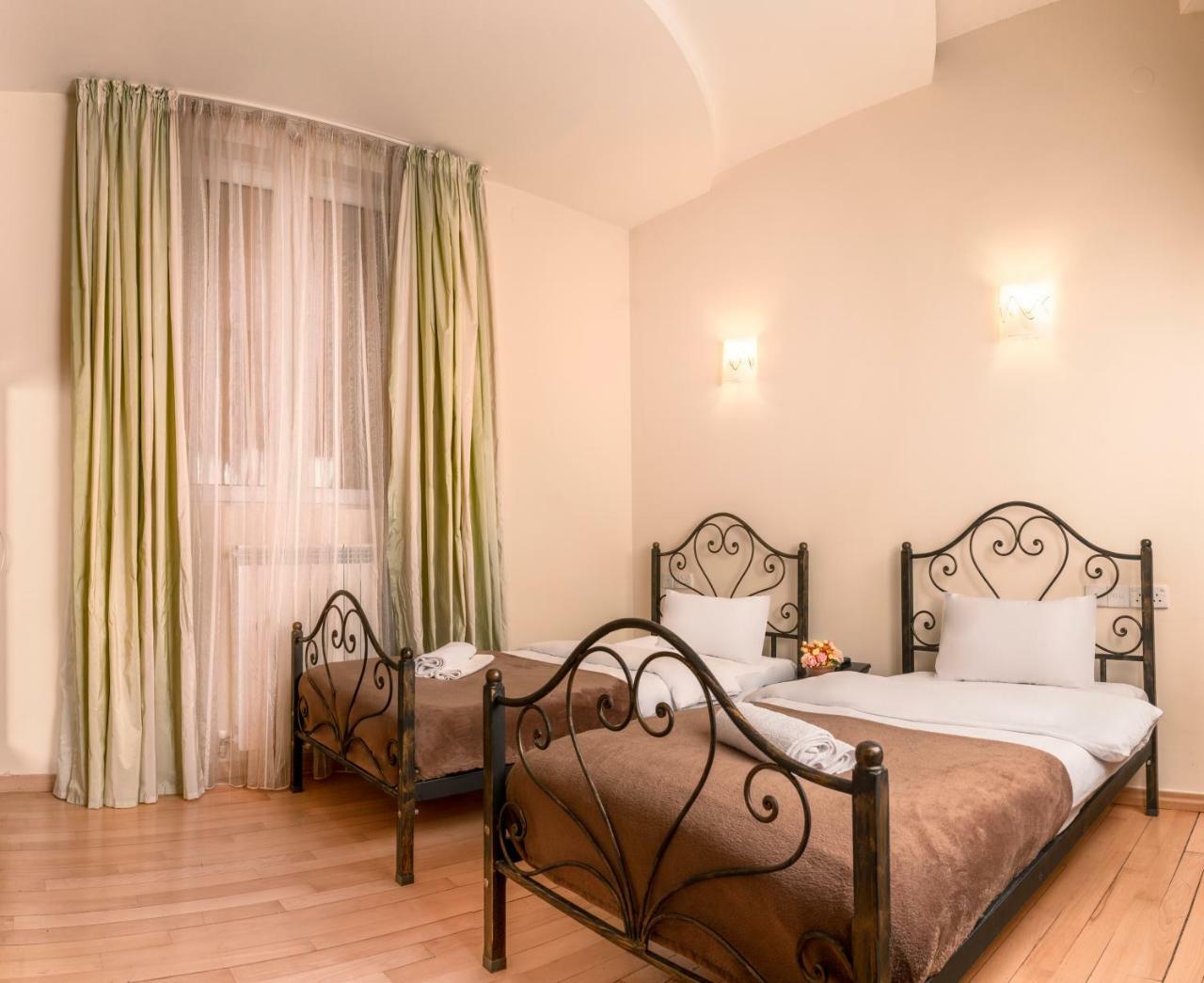 Hotel Vaki Tiflis Exterior foto